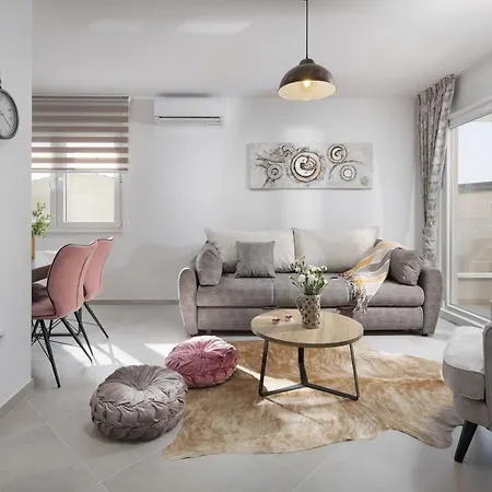 Vista Exclusive Apartment